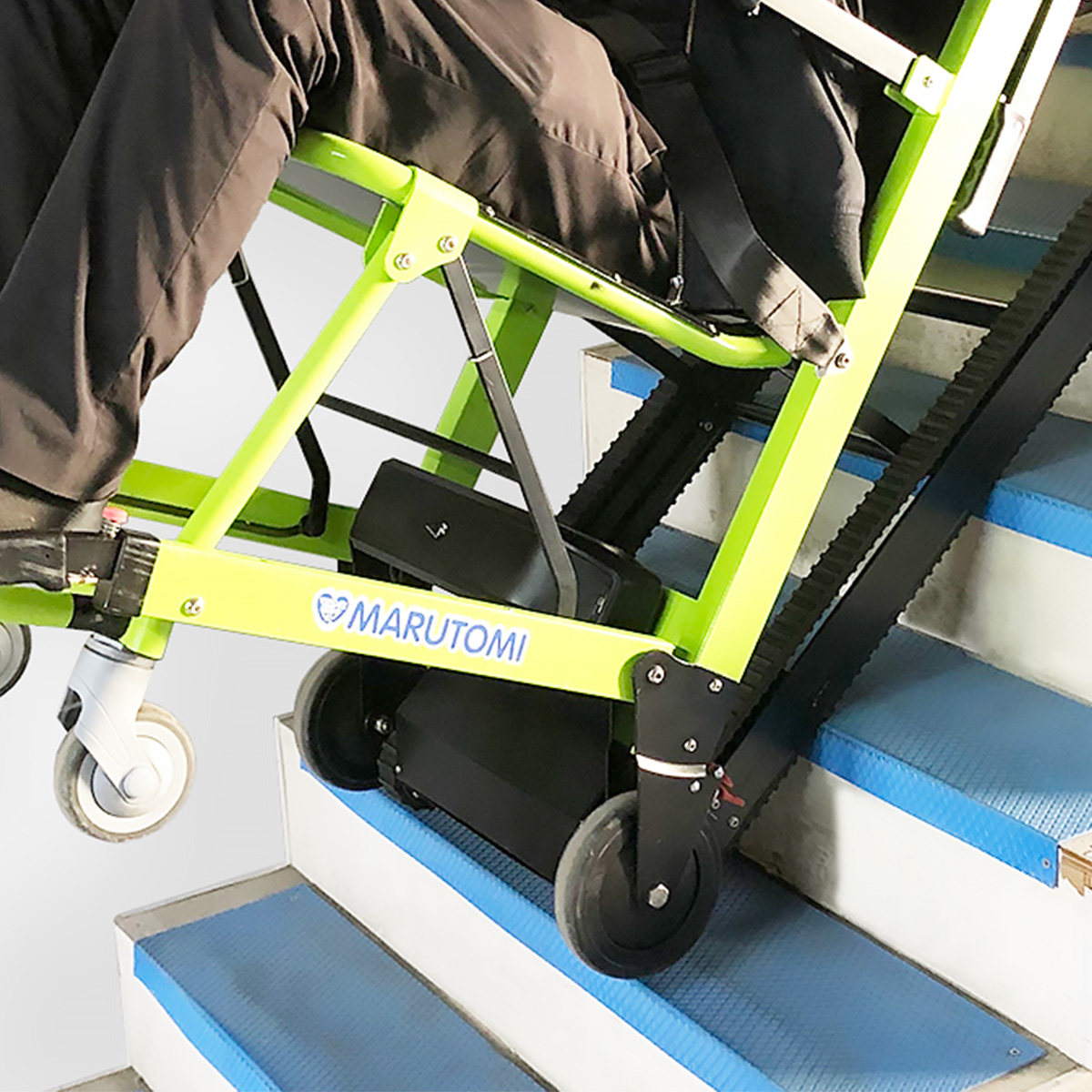 可搬型階段昇降機らく段_04